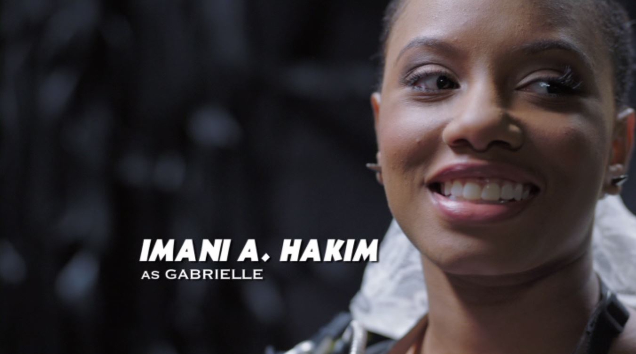 Imani Hakim در صحنه فیلم سینمایی Sharknado 4: The 4th Awakens
