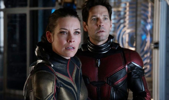 پل راد در صحنه فیلم سینمایی Ant-Man and the Wasp به همراه اوانجلین لیلی