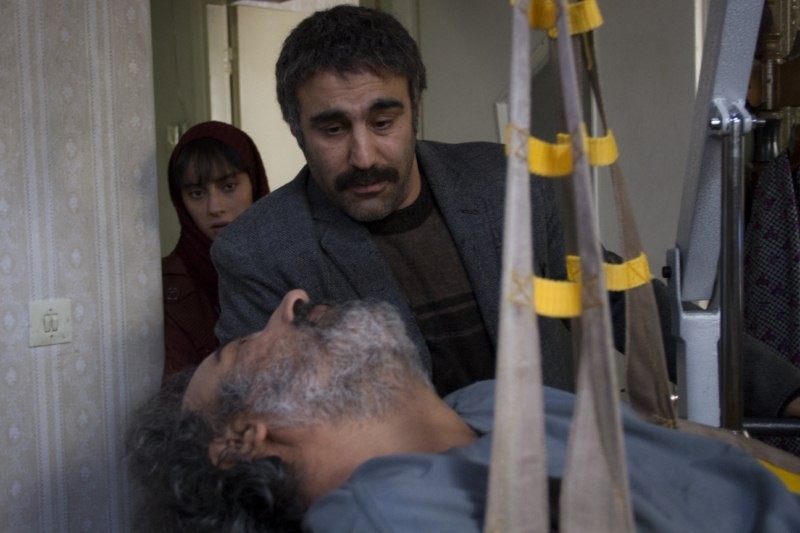 محسن تنابنده در صحنه فیلم سینمایی فراری