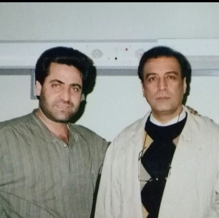 تصویری از عباس فتحی، بازیگر سینما و تلویزیون در حال بازیگری سر صحنه یکی از آثارش