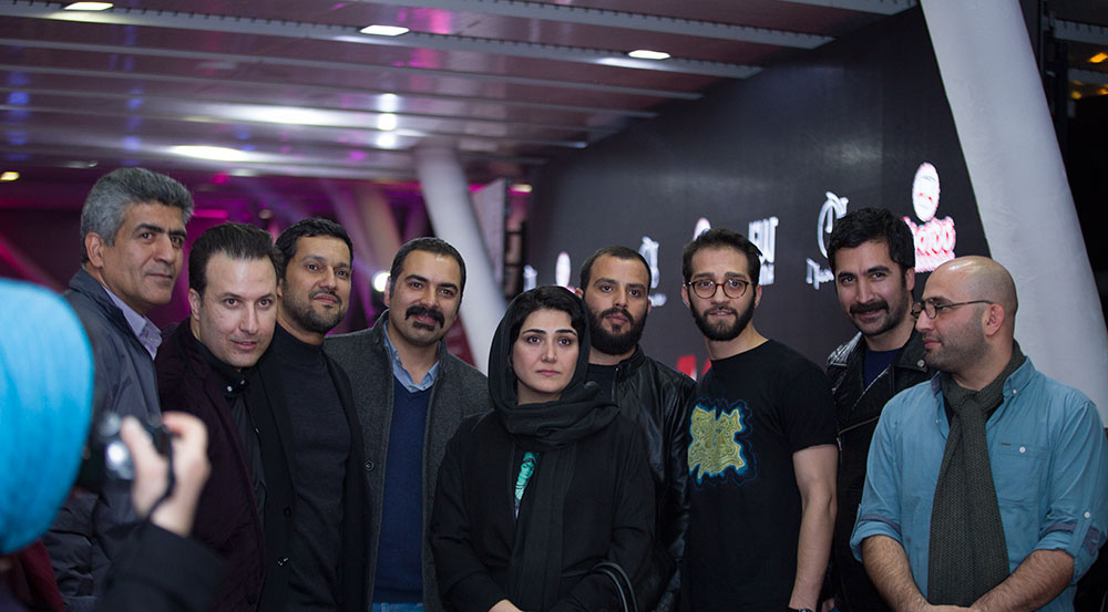 حامد بهداد در صحنه فیلم سینمایی سد معبر به همراه کریم امینی و باران کوثری