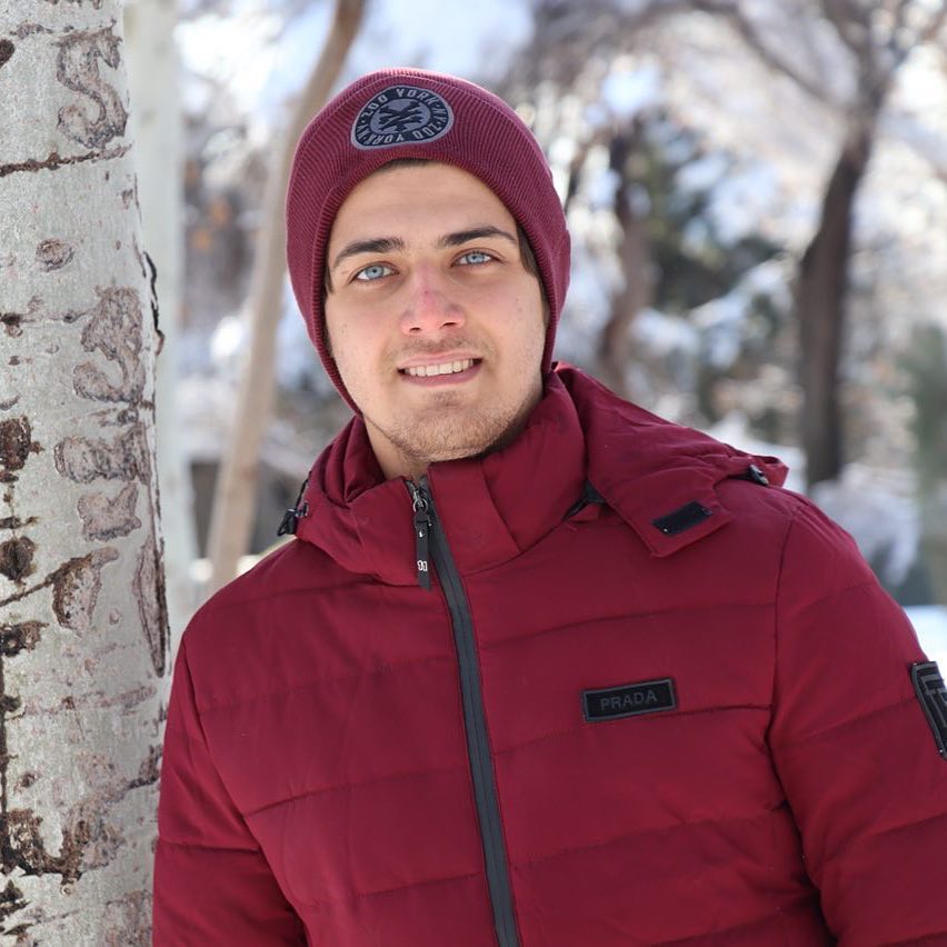 تصویری شخصی از علی مسلمی، بازیگر و تدوینگر سینما و تلویزیون