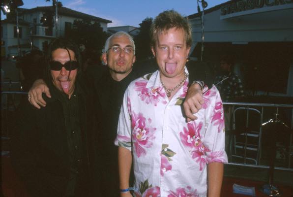 Art Alexakis در صحنه فیلم سینمایی Detroit Rock City