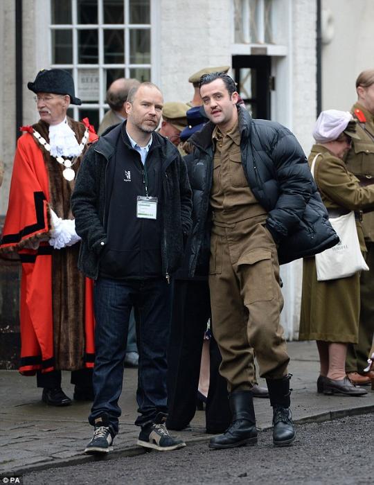 دنیل مایز در صحنه فیلم سینمایی ارتش پدر