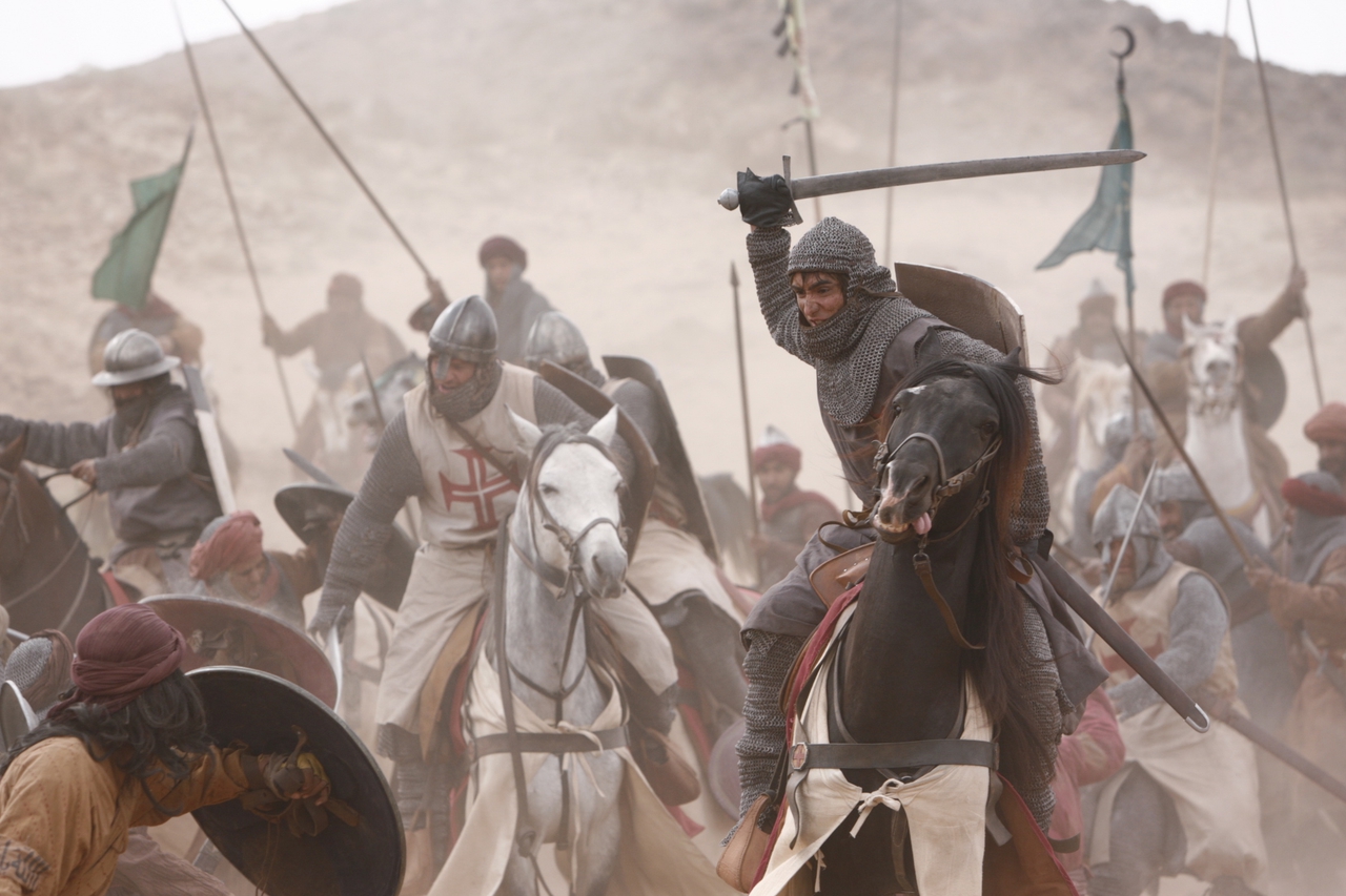 Alex Wyndham در صحنه سریال تلویزیونی Arn: The Knight Templar