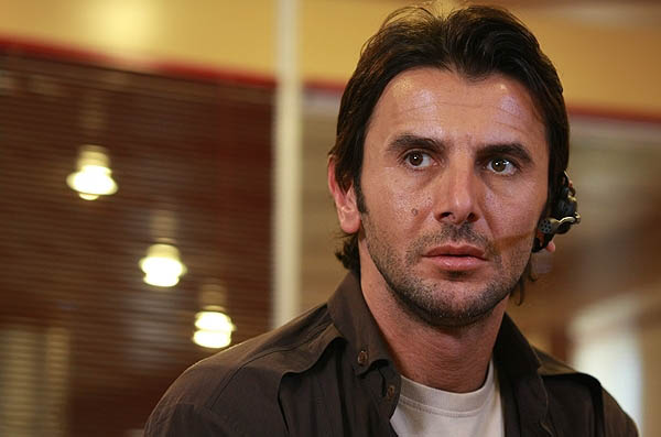  فیلم سینمایی قلاده های طلا به کارگردانی ابوالقاسم طالبی