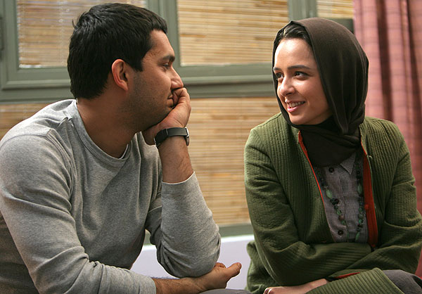 حامد بهداد در صحنه فیلم سینمایی زندگی با چشمان بسته به همراه ترانه علیدوستی