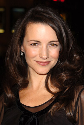 Kristin Davis در صحنه فیلم سینمایی سنگ خانواده