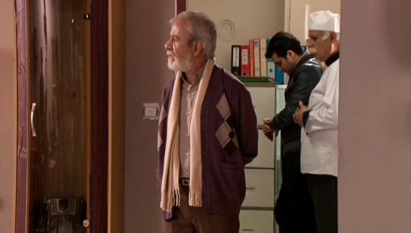 مسعود کرامتی در صحنه سریال تلویزیونی سر به راه