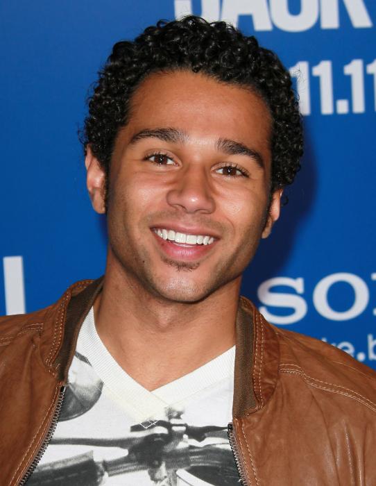 Corbin Bleu در صحنه فیلم سینمایی جک و جیل