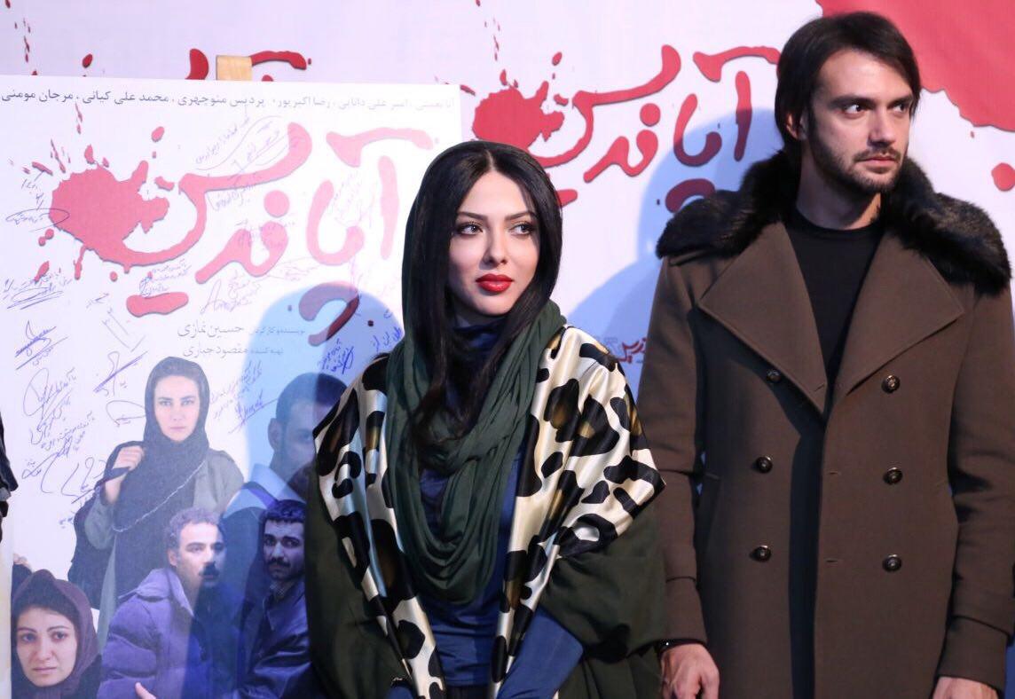 لیلا اوتادی در اکران افتتاحیه فیلم سینمایی آپاندیس به همراه امیرعلی دانایی