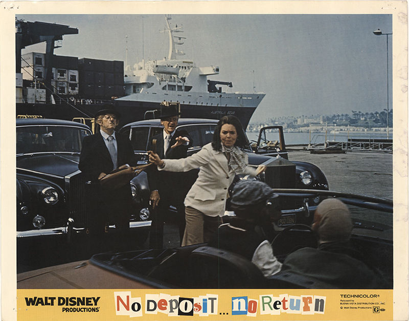 دیوید نیون در صحنه فیلم سینمایی No Deposit, No Return به همراه Barbara Feldon