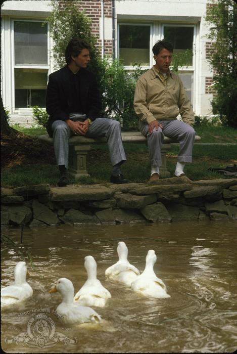  فیلم سینمایی مرد بارانی با حضور داستین هافمن و تام کروز