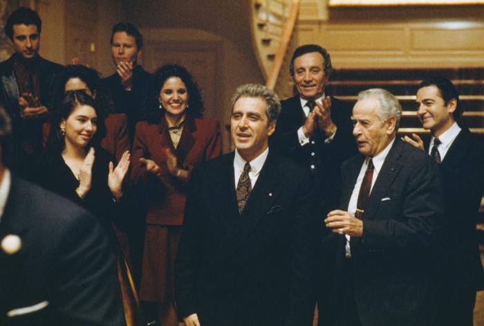 سوفیا کاپولا در صحنه فیلم سینمایی پدرخوانده: قسمت سوم به همراه آل پاچینو، الی والاک، Don Novello، Andy Garcia و جان سوج