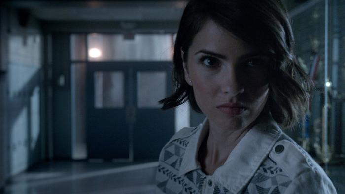 Shelley Hennig در صحنه سریال تلویزیونی گرگ نوجوان