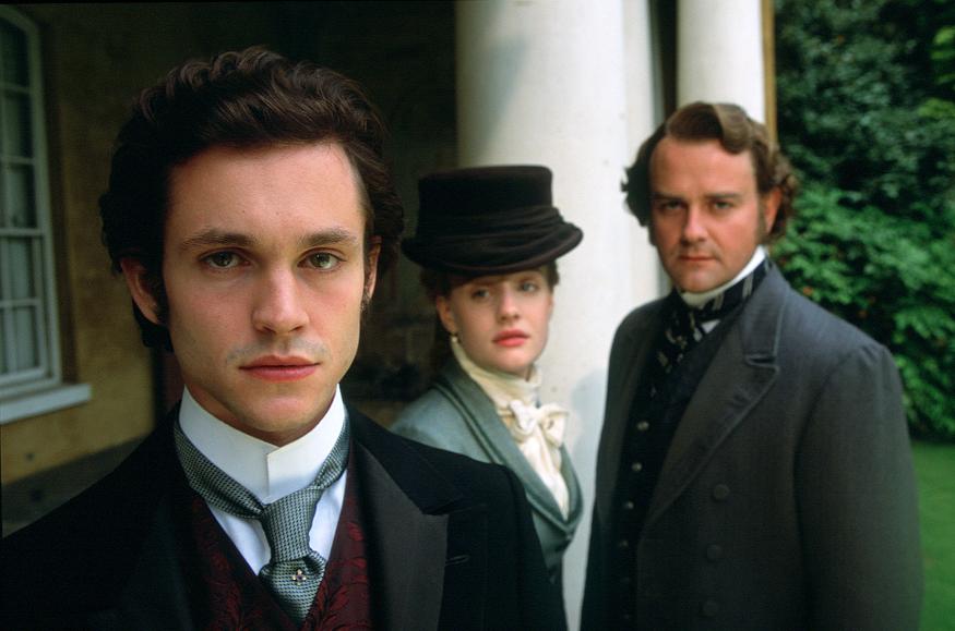 Hugh Dancy در صحنه سریال تلویزیونی Daniel Deronda به همراه Romola Garai و Hugh Bonneville