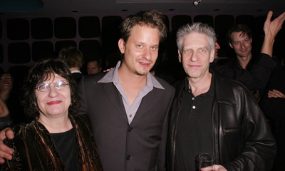 David Cronenberg در صحنه فیلم سینمایی Rhinoceros Eyes به همراه Aaron Woodley