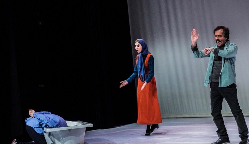  تئاتر قرار به کارگردانی مهرداد کورش نیا