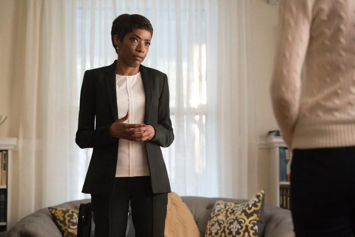 Adriane Lenox در صحنه سریال تلویزیونی لیست سیاه