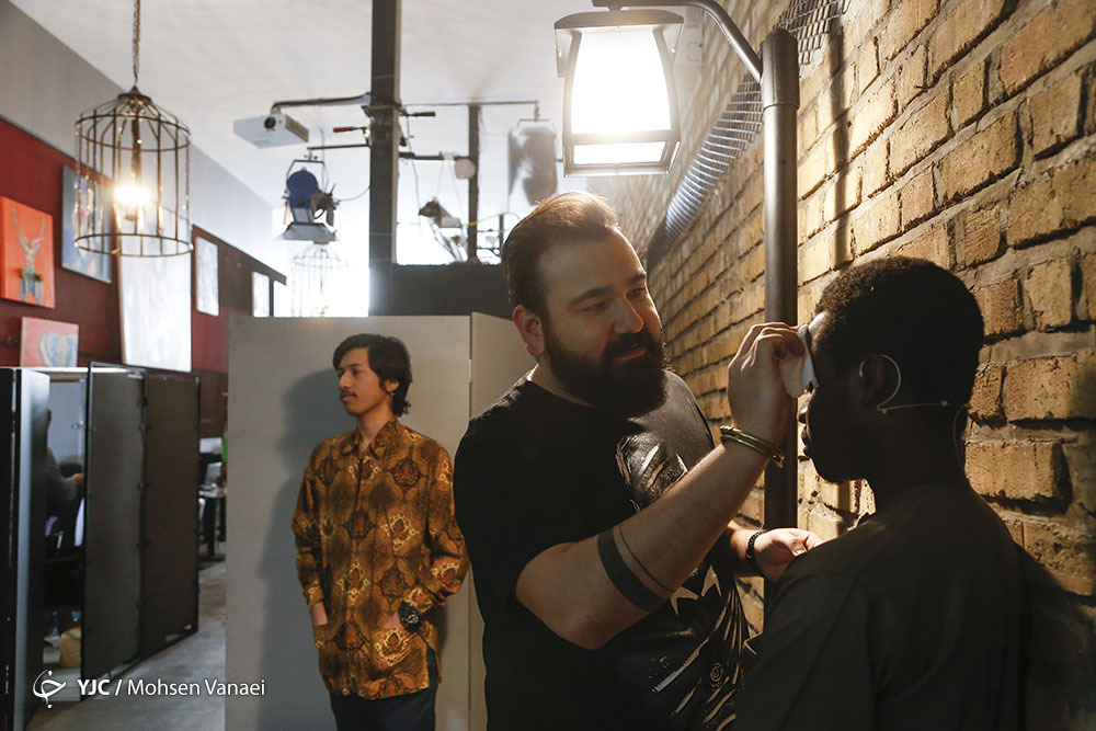  برنامه تلویزیونی مکث به کارگردانی مریم نوابی‌نژاد