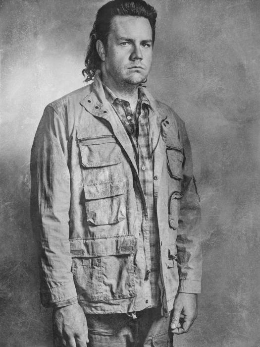 Josh McDermitt در صحنه سریال تلویزیونی مردگان متحرک