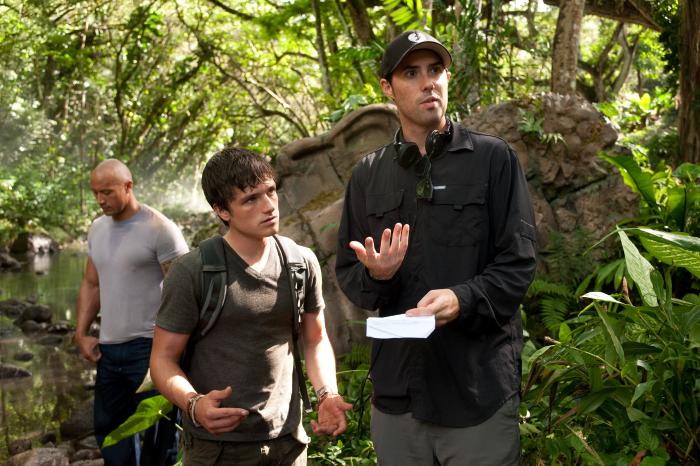 برد پیتون در صحنه فیلم سینمایی سفر ۲: جزیره اسرارآمیز به همراه Josh Hutcherson و دواین جانسون