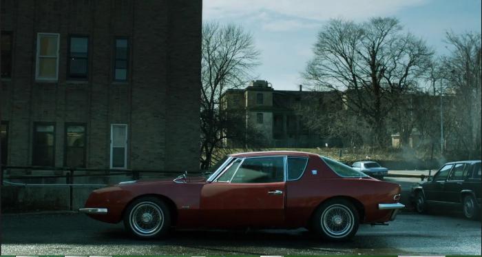 Chris Chalk در صحنه سریال تلویزیونی گاتهام به همراه بن مکنزی