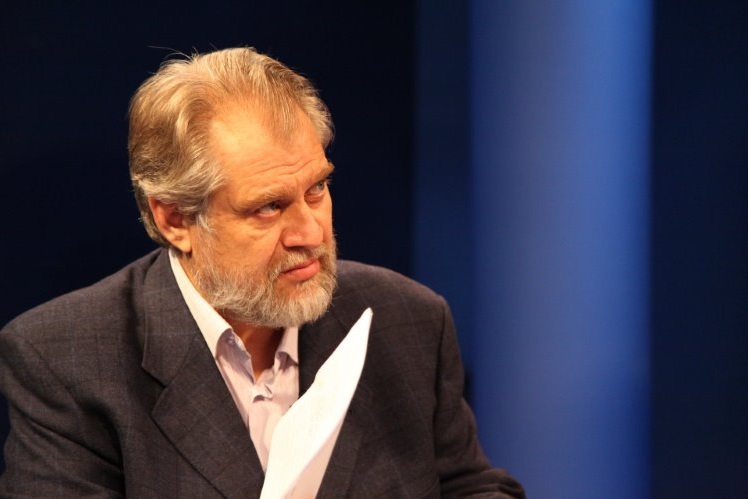  برنامه تلویزیونی عصر به کارگردانی ندارد