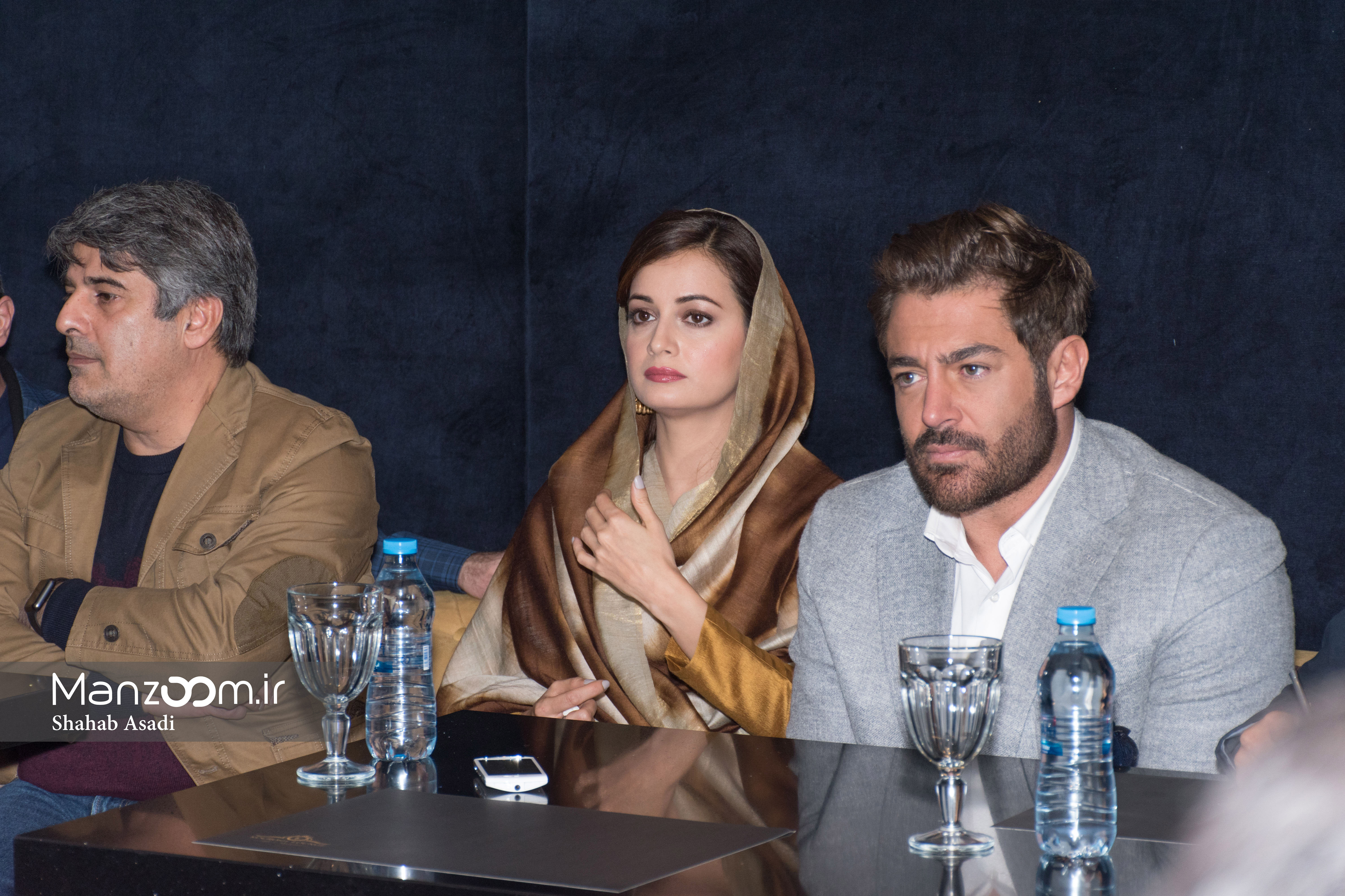 دیا میرزا در نشست خبری فیلم سینمایی سلام بمبئی به همراه جواد نوروزبیگی و محمدرضا گلزار