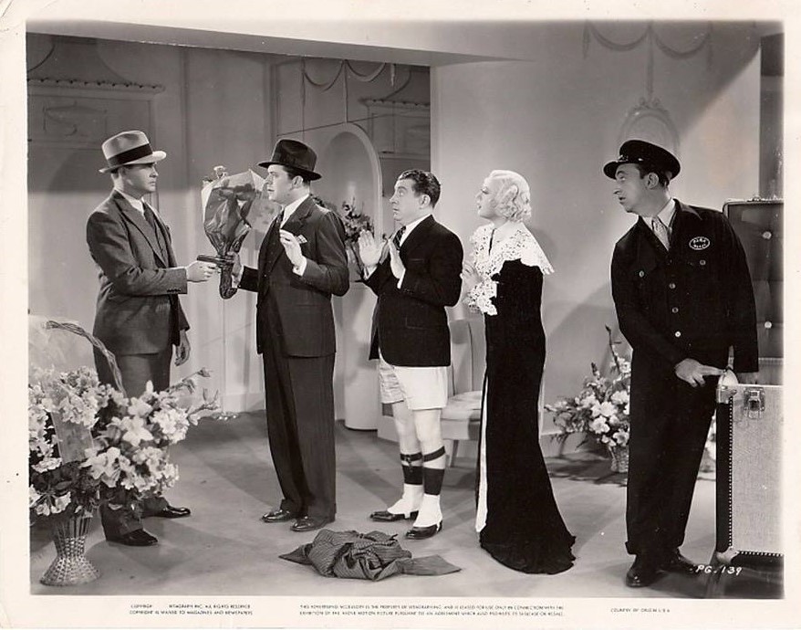 Allen Jenkins در صحنه فیلم سینمایی Page Miss Glory به همراه Frank McHugh، Marion Davies، Barton MacLane و Lyle Talbot
