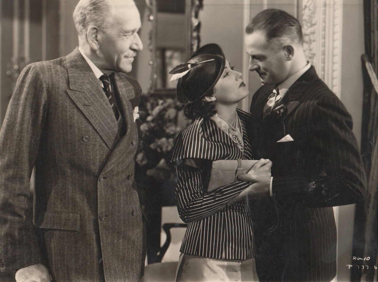 Henry Stephenson در صحنه فیلم سینمایی The Richest Girl in the World به همراه Reginald Denny و Fay Wray