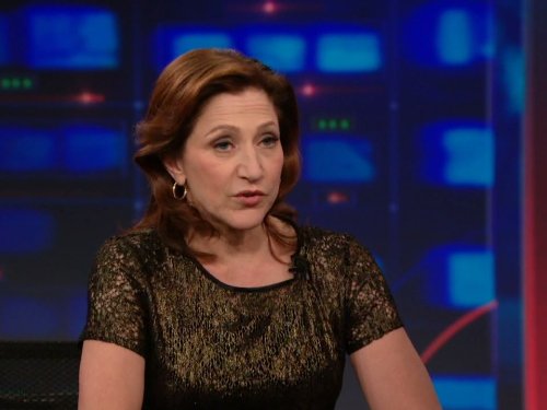 Edie Falco در صحنه سریال تلویزیونی شوی روزانه