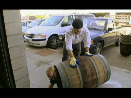 Jamie Hyneman در صحنه سریال تلویزیونی افسانه زدایان