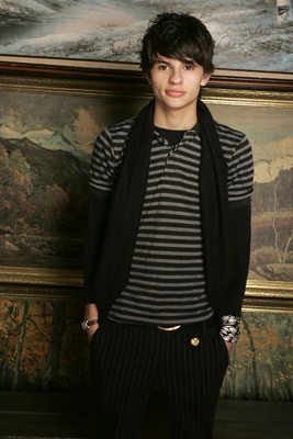 Jeffrey Licon در صحنه فیلم سینمایی پوست اسرار آمیز