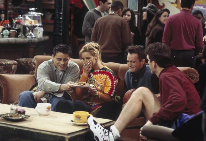 Markus Flanagan در صحنه سریال تلویزیونی دوستان به همراه Matt LeBlanc، لیزا کودرو و Matthew Perry