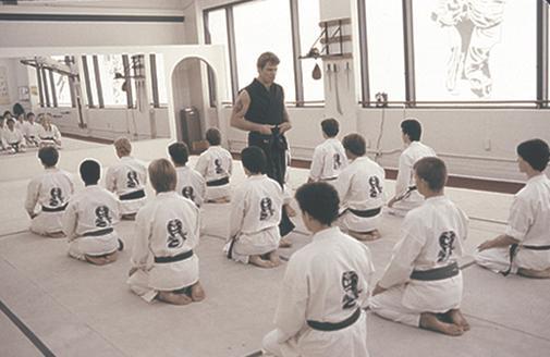 مارتین کووا در صحنه فیلم سینمایی پسر کاراته 1