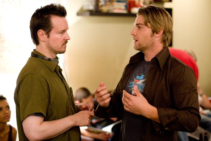Matt Reeves در صحنه فیلم سینمایی کلاورفیلد به همراه Mike Vogel