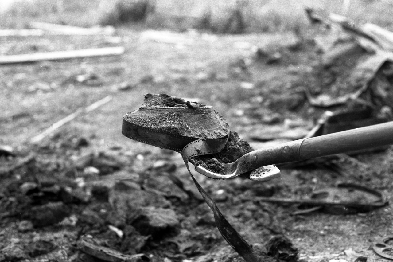  فیلم سینمایی Dawson City: Frozen Time به کارگردانی Bill Morrison