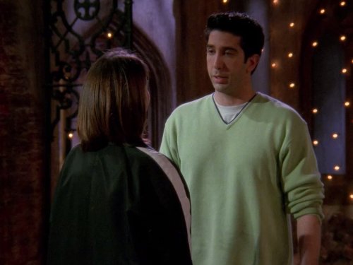 Helen Baxendale در صحنه سریال تلویزیونی دوستان به همراه David Schwimmer