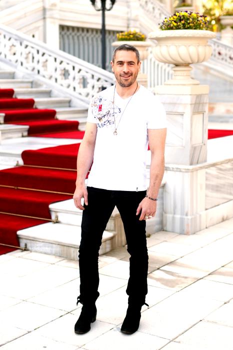 اولا رپیس در صحنه فیلم سینمایی اسکای فال