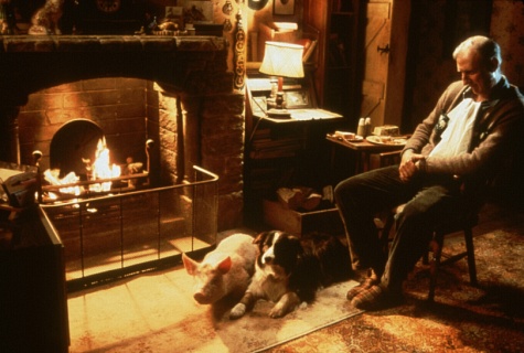 James Cromwell در صحنه فیلم سینمایی عزیز