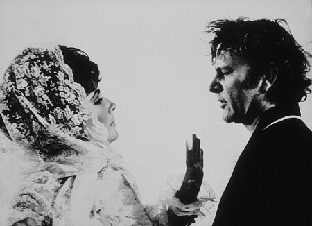 Richard Burton در صحنه فیلم سینمایی Boom! به همراه Elizabeth Taylor
