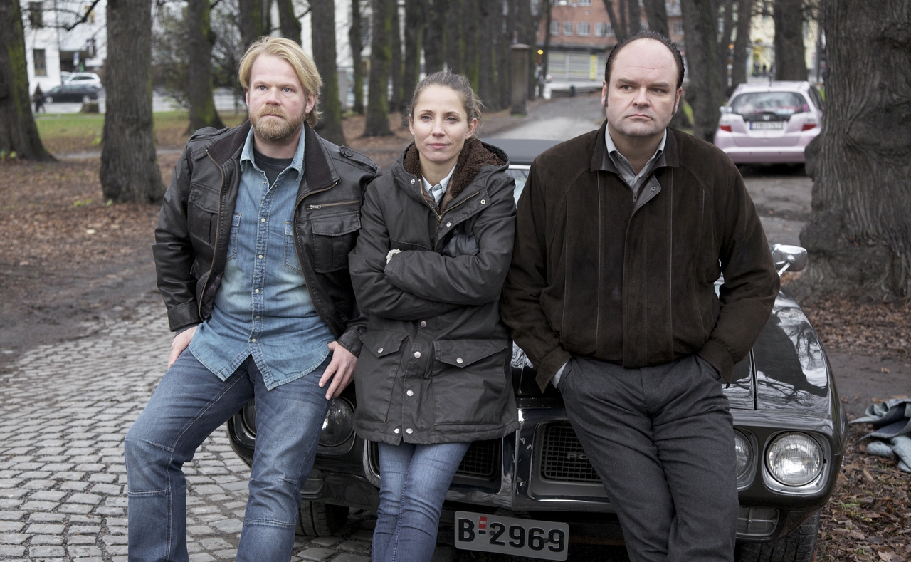 Anders Baasmo Christiansen در صحنه سریال تلویزیونی Dag به همراه Atle Antonsen و Tuva Novotny