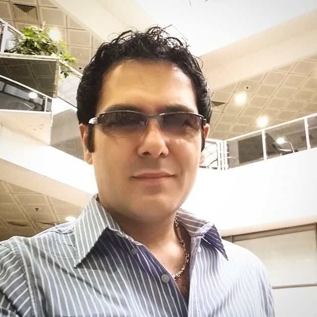 تصویری شخصی از کوروش تهامی، بازیگر سینما و تلویزیون