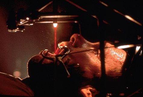 Steve Railsback در صحنه سریال تلویزیونی پرونده های ایکس