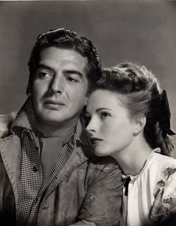 Coleen Gray در صحنه فیلم سینمایی Fury at Furnace Creek به همراه Victor Mature