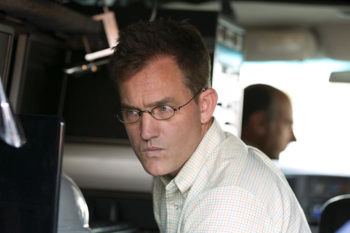 مائوری استرلینگ در صحنه سریال تلویزیونی سرزمین مادری