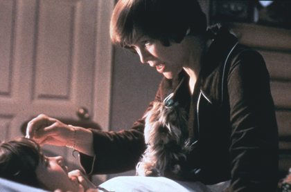 الن برستین در صحنه فیلم سینمایی جن گیر به همراه لیندا بلر
