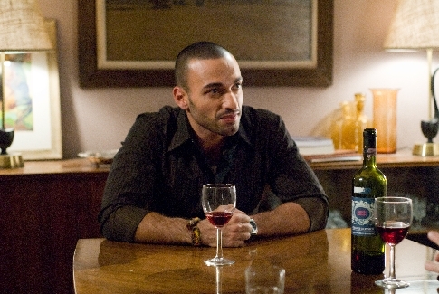 Haaz Sleiman در صحنه فیلم سینمایی بازدیدکننده