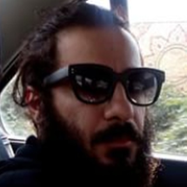 تصویری شخصی از نوید محمدزاده، بازیگر و کارگردان سینما و تلویزیون